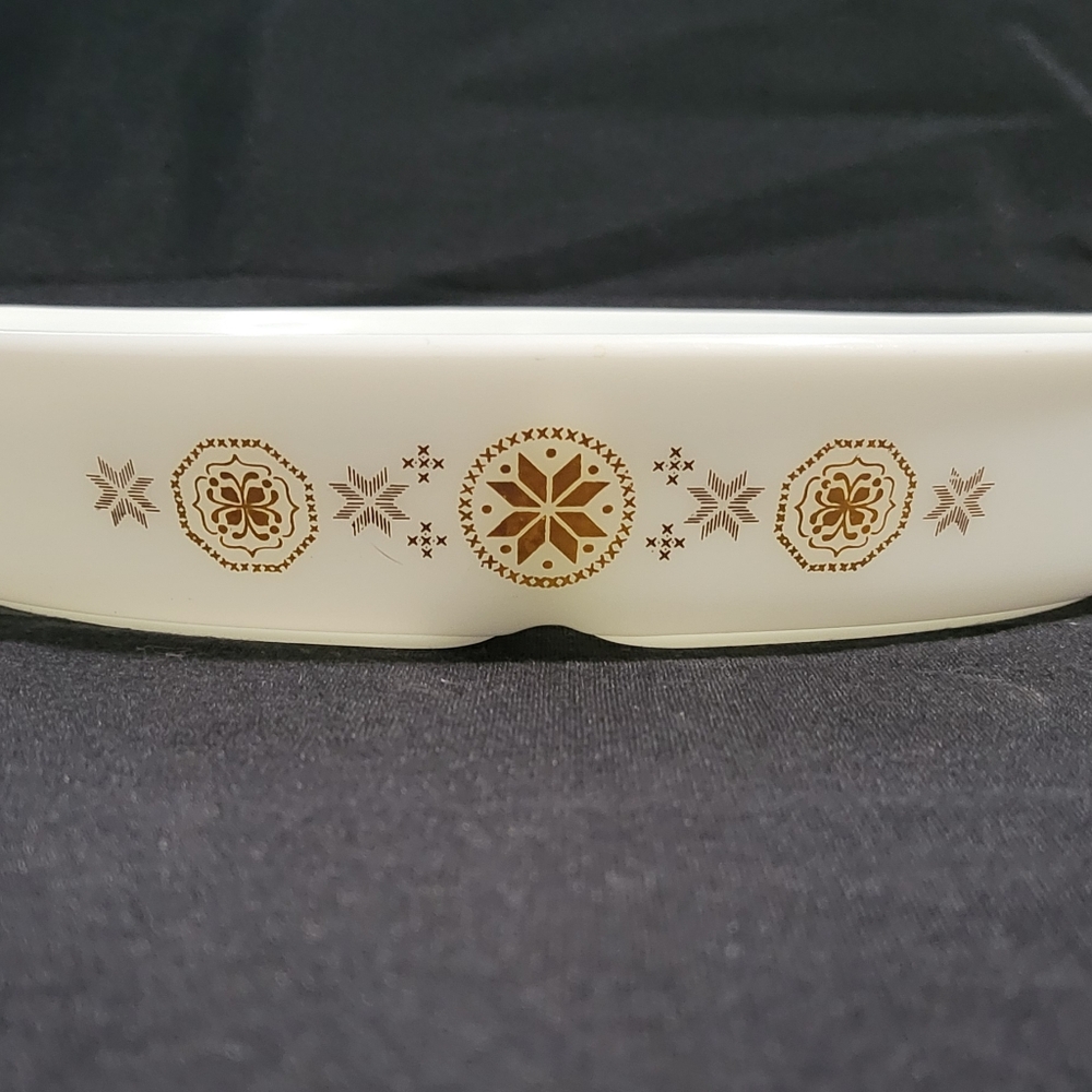 Pyrex Divided 12" Oval Bowl
